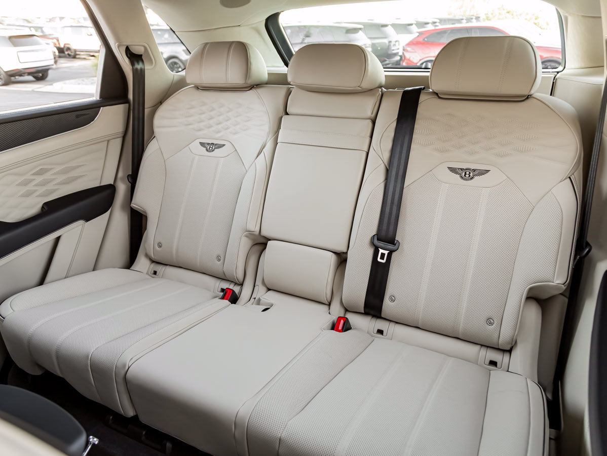 New 2027 Bentley Bentayga AWD/4WD image 32