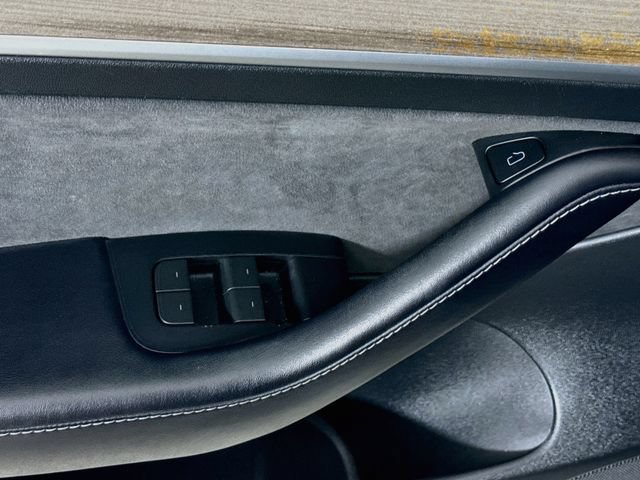 Used 2023 Tesla Model 3 Standard Range RWD image 17