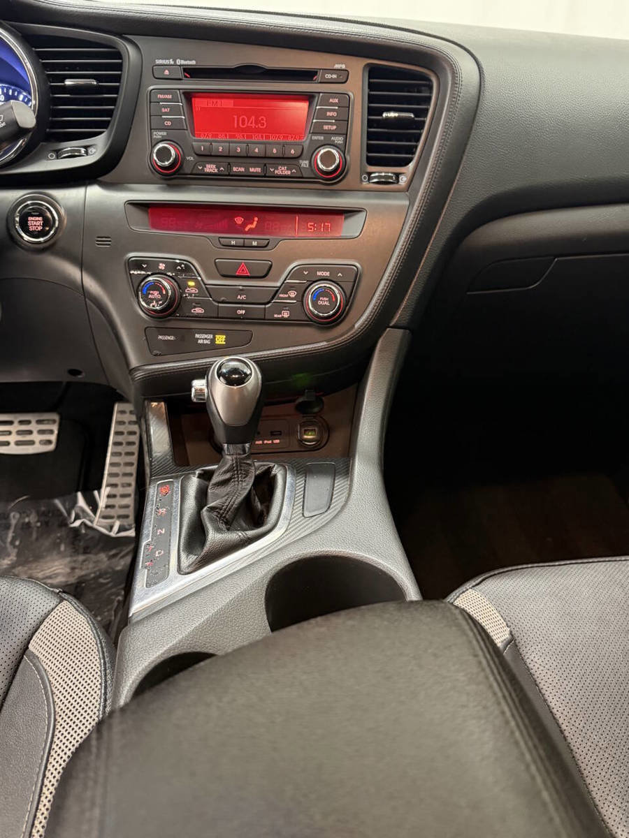 Used 2013 Kia Optima SX image 29