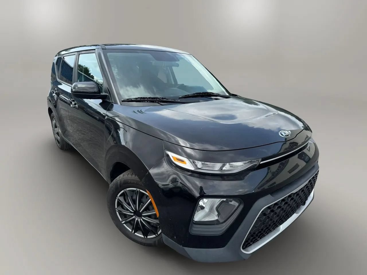 Used 2021 Kia Soul LX FWD image 2