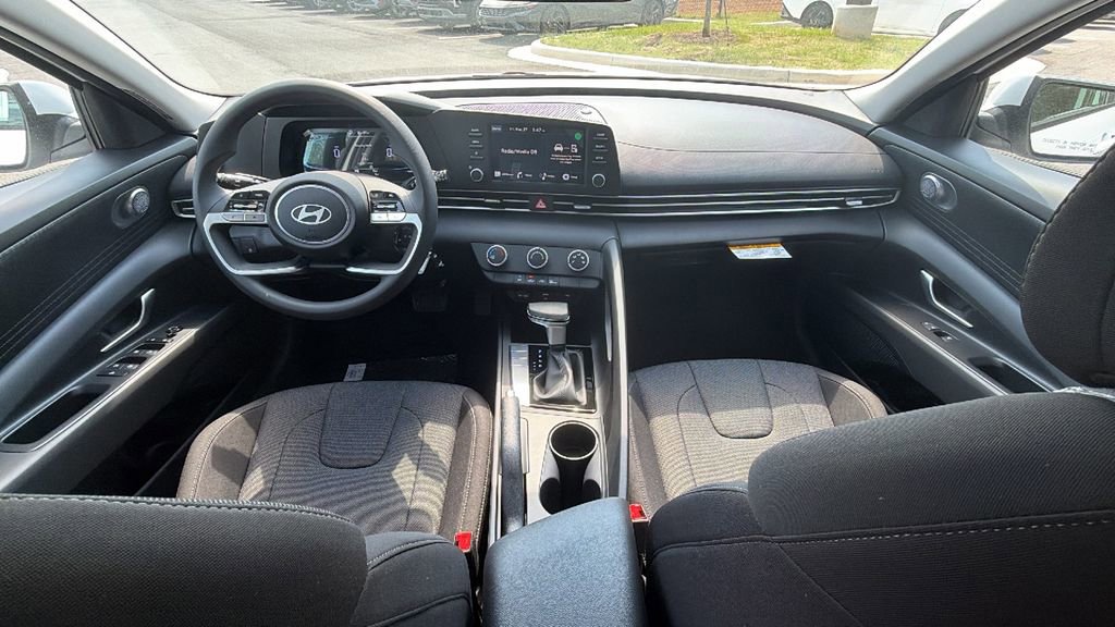 New 2026 Hyundai Elantra SE w/ Cargo Package image 21