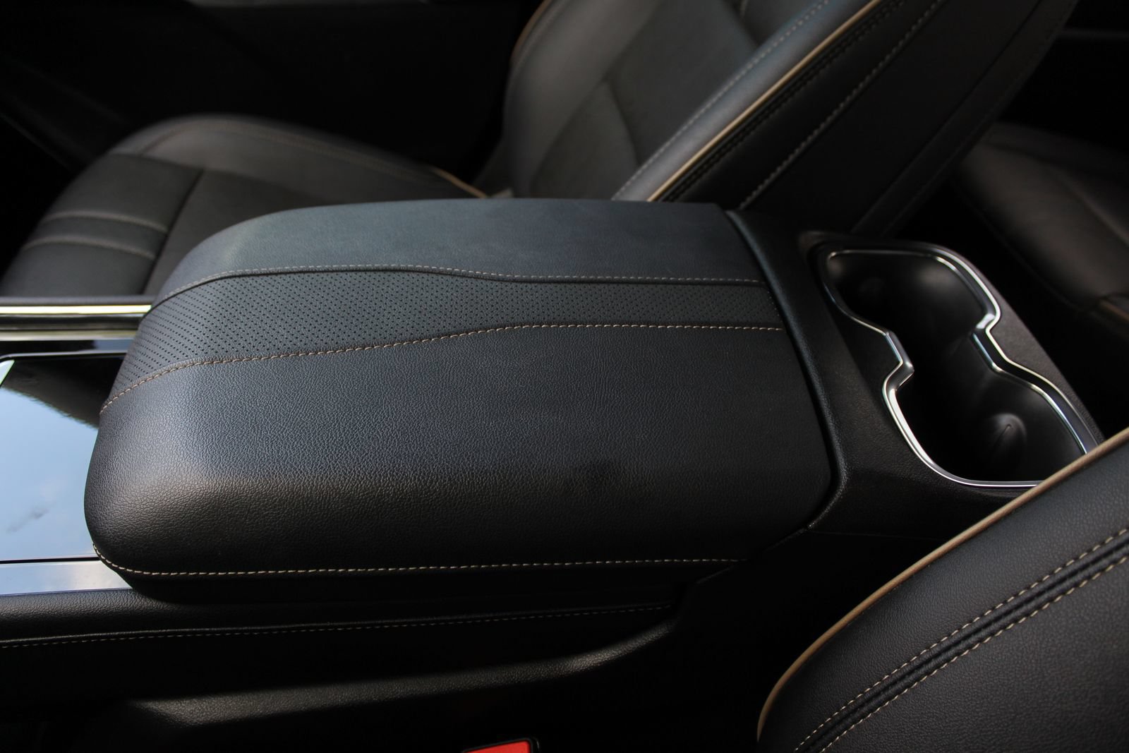 Used 2025 Chevrolet Traverse High Country w/ LPO, Floor Liner Package AWD/4WD image 22