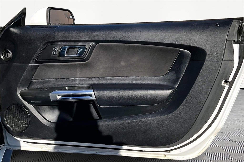 Used 2016 Ford Mustang Coupe image 24