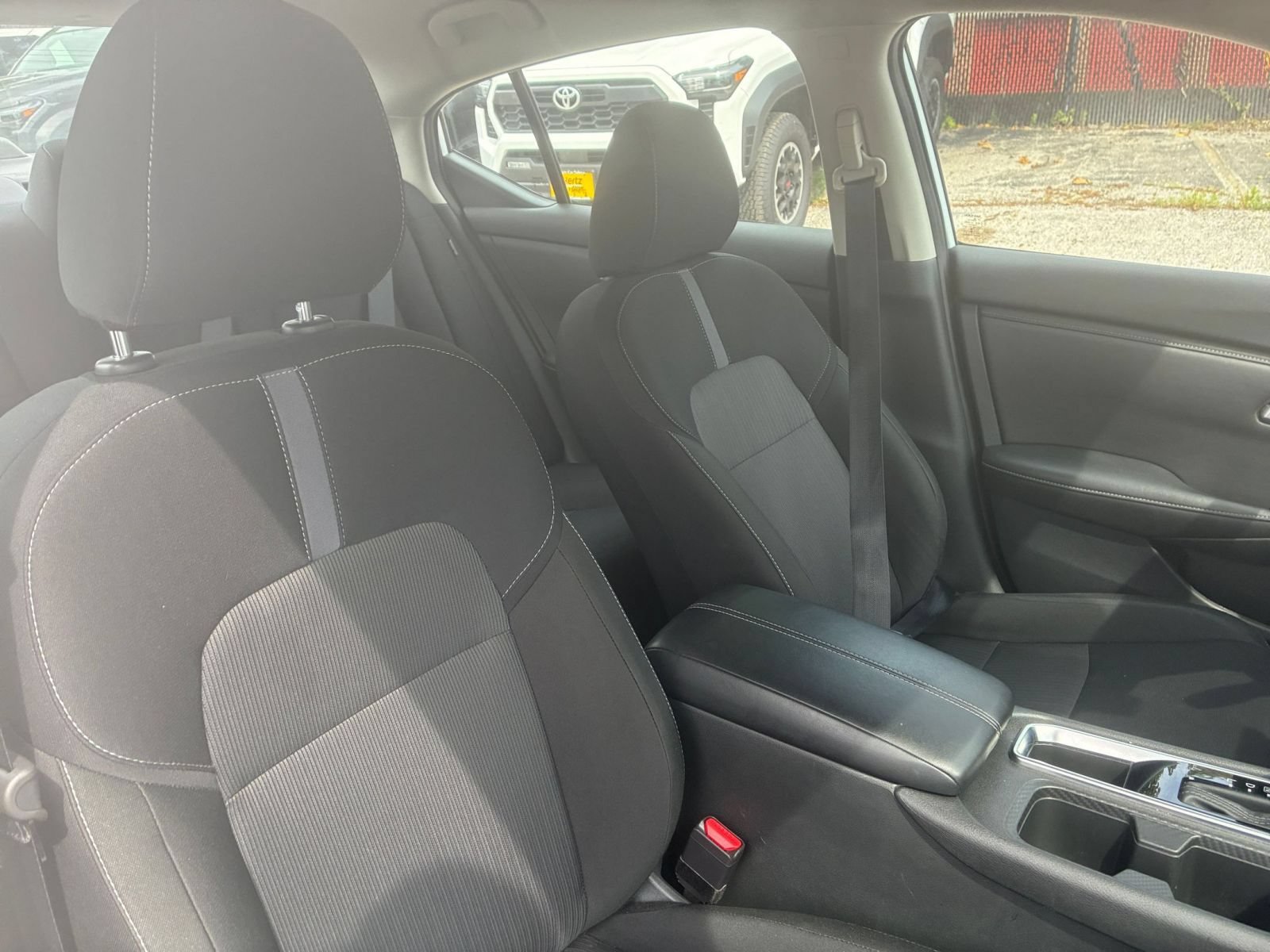 Used 2025 Nissan Sentra SV FWD image 31