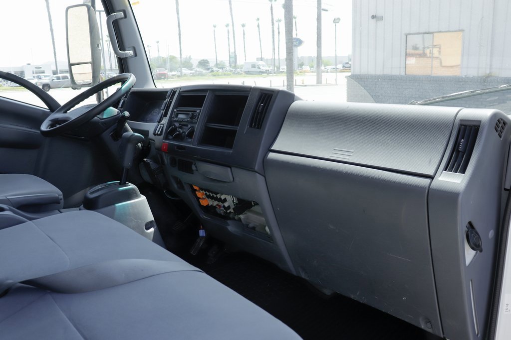 Used 2019 Isuzu NPR image 27
