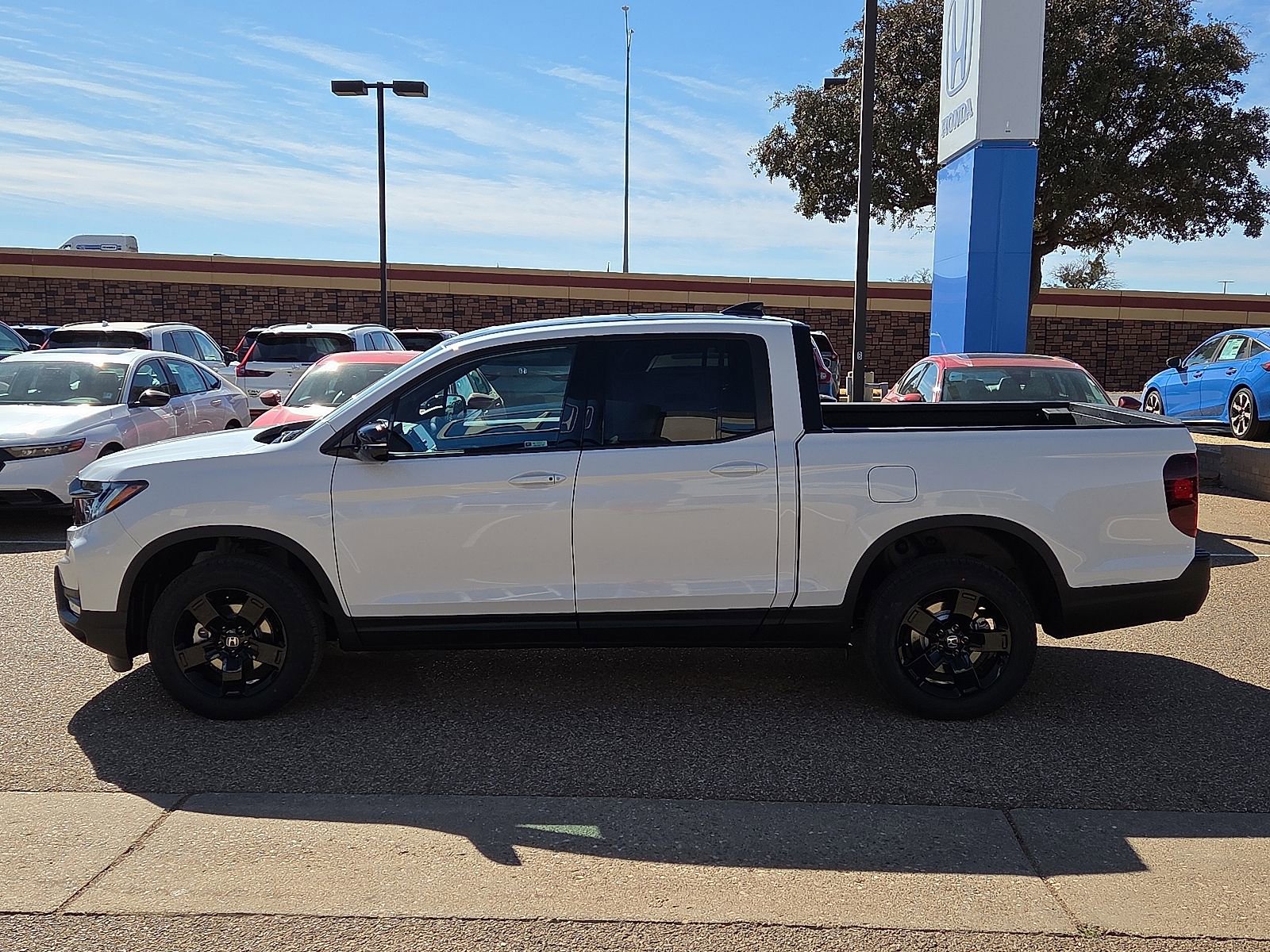 New 2026 Honda Ridgeline Black Edition image 2