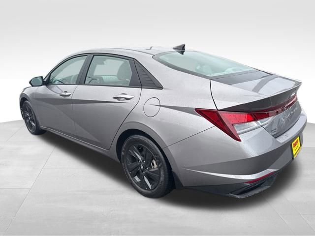 Used 2022 Hyundai Elantra SEL image 5