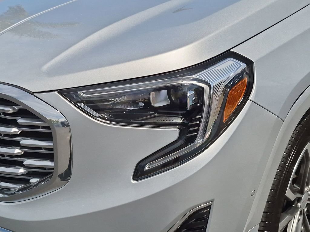 Used 2020 GMC Terrain Denali w/ Denali Premium Package AWD/4WD image 10