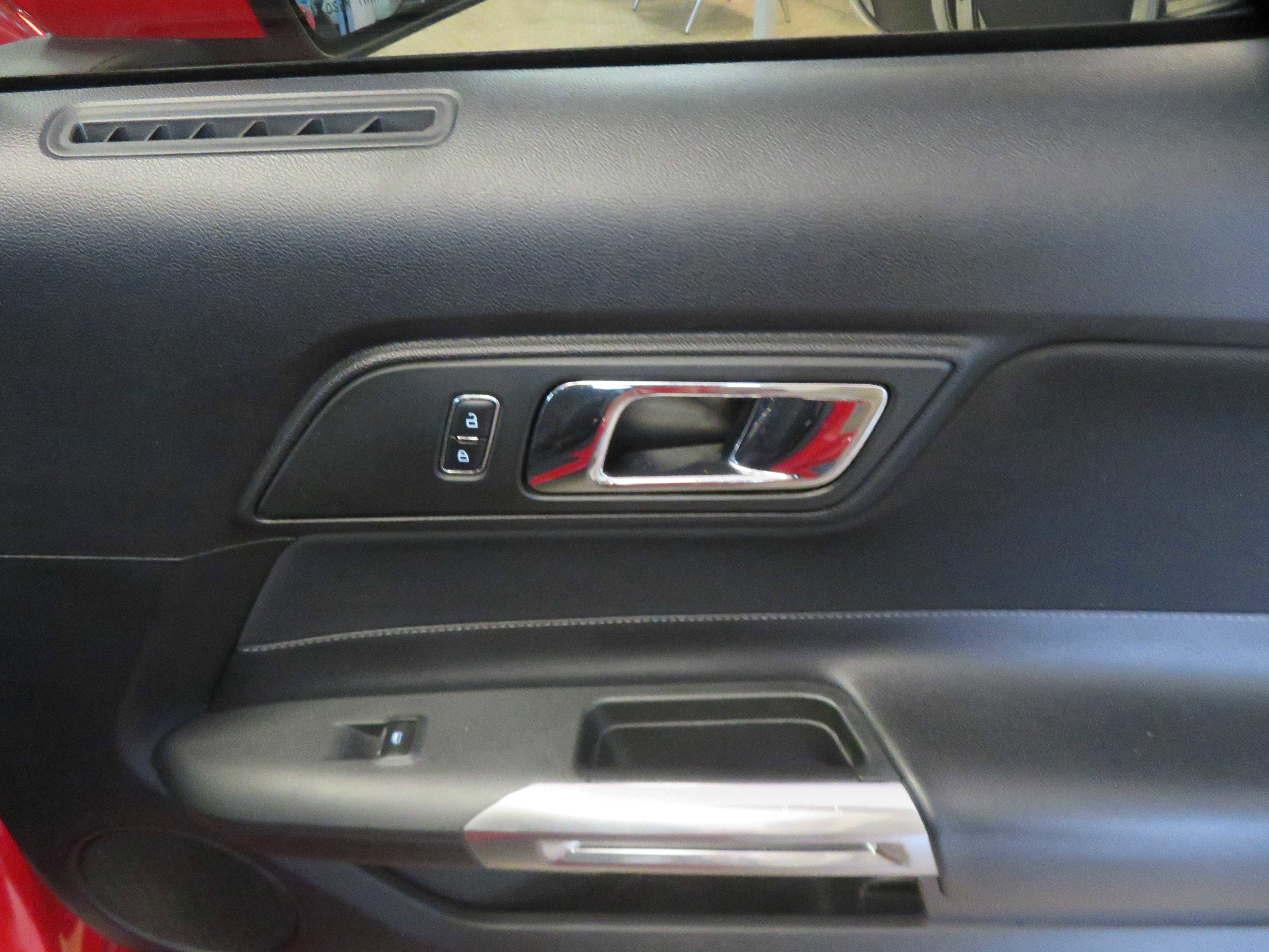 Used 2017 Ford Mustang GT image 19