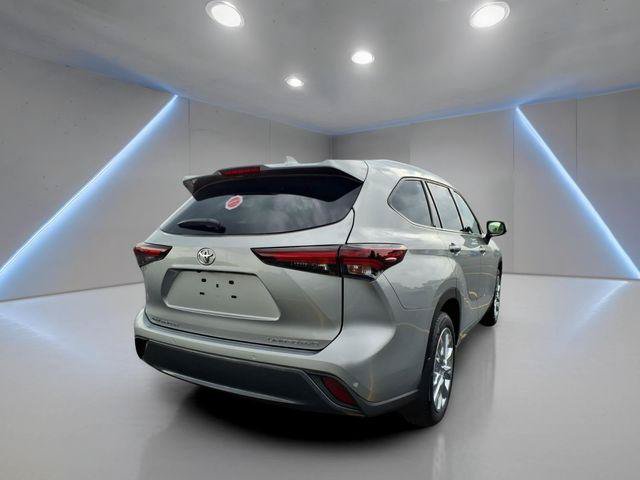 Certified 2024 Toyota Highlander Limited AWD/4WD image 24
