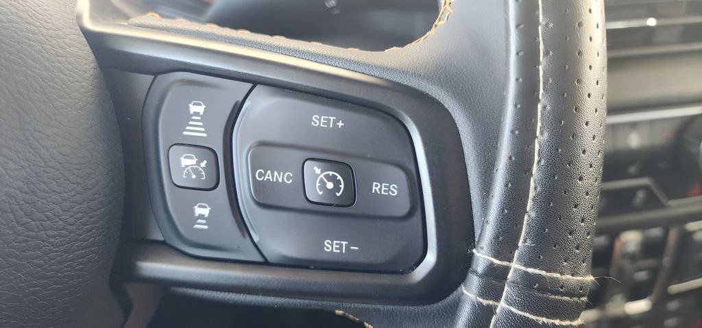 Used 2024 Jeep Gladiator Sport image 27