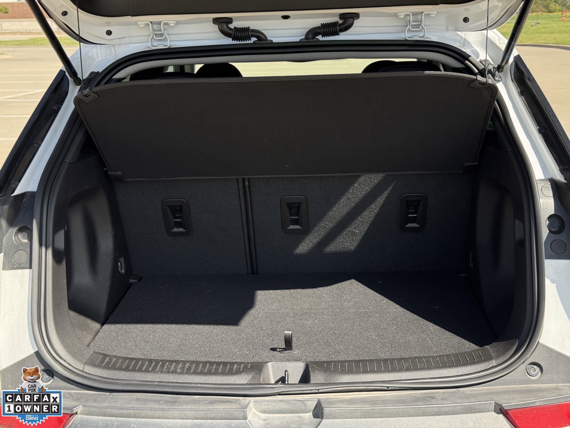 Used 2023 Chevrolet Bolt EUV LT w/ Convenience Package FWD image 32