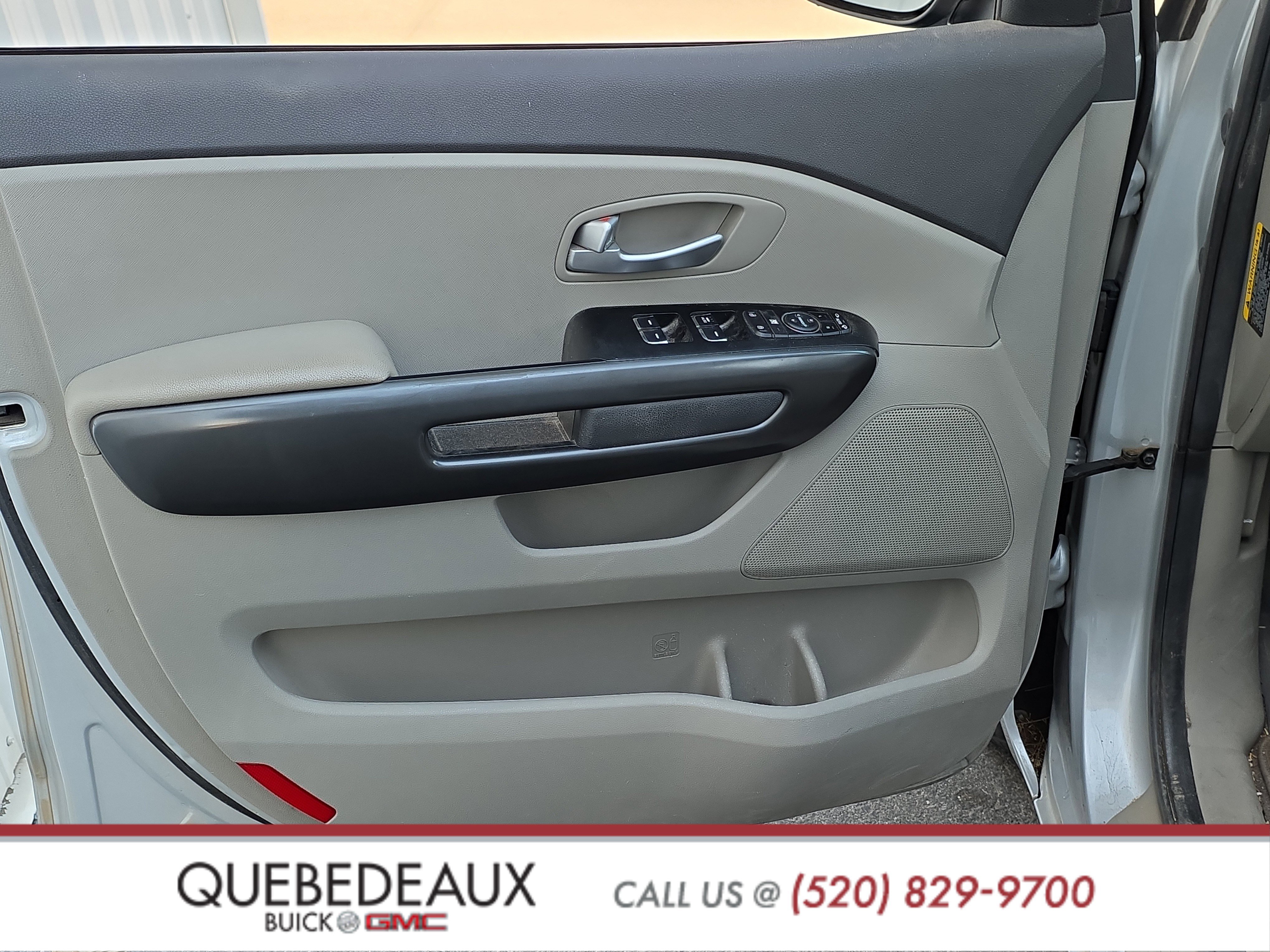 Used 2018 Kia Sedona LX image 9