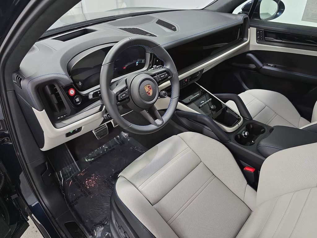 New 2026 Porsche Cayenne GTS AWD/4WD image 4