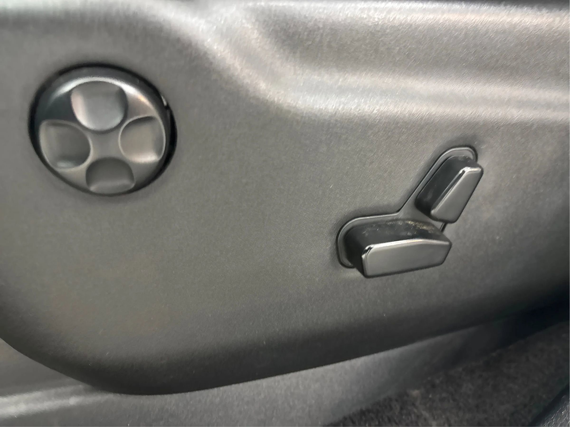 Used 2019 Jeep Grand Cherokee Limited w/ Luxury Group II image 25