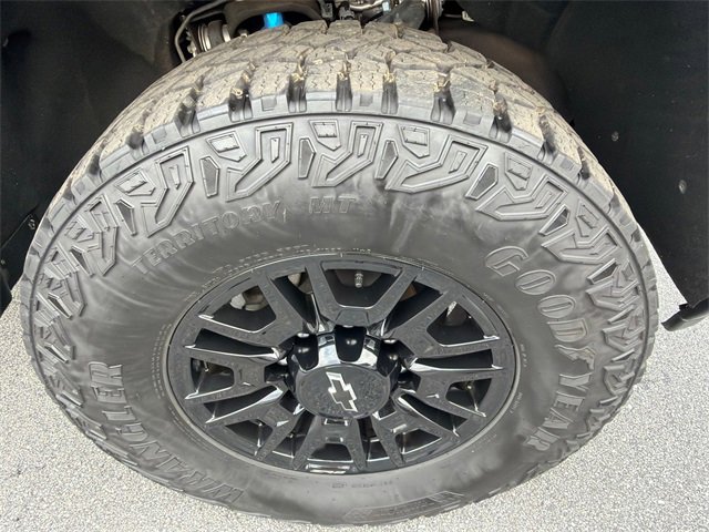 Used 2024 Chevrolet Silverado 2500 ZR2 w/ Technology Package image 12