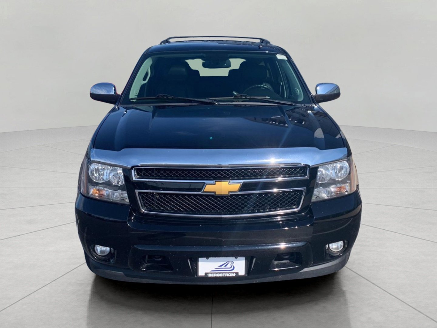 Used 2014 Chevrolet Tahoe LT w/ Luxury Package AWD/4WD image 3