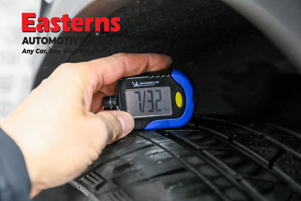 Used 2022 GMC Acadia SLE image 30