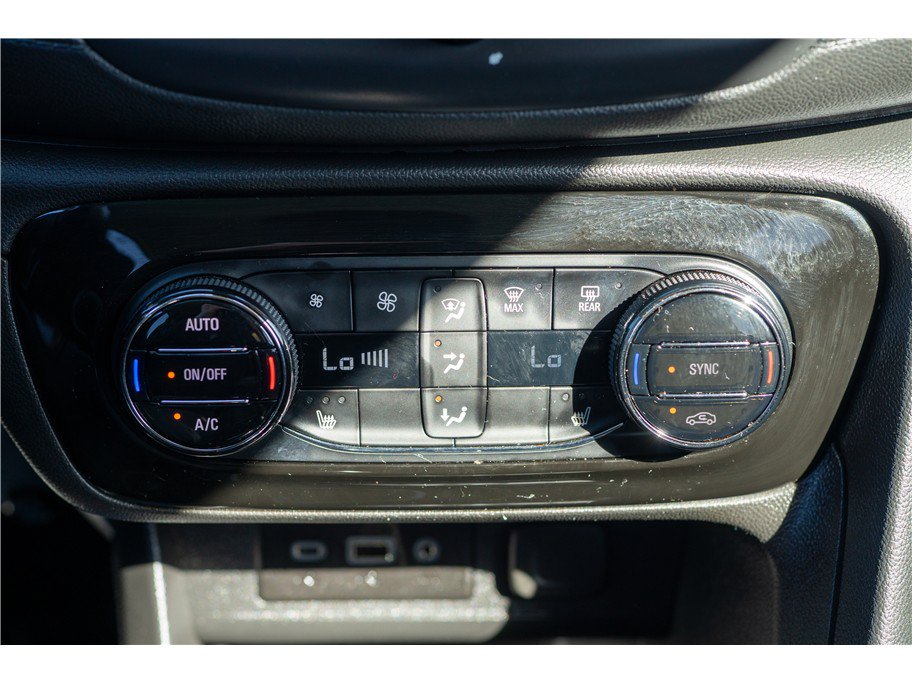 Used 2023 Buick Encore GX Select w/ Sport Touring Package FWD image 17