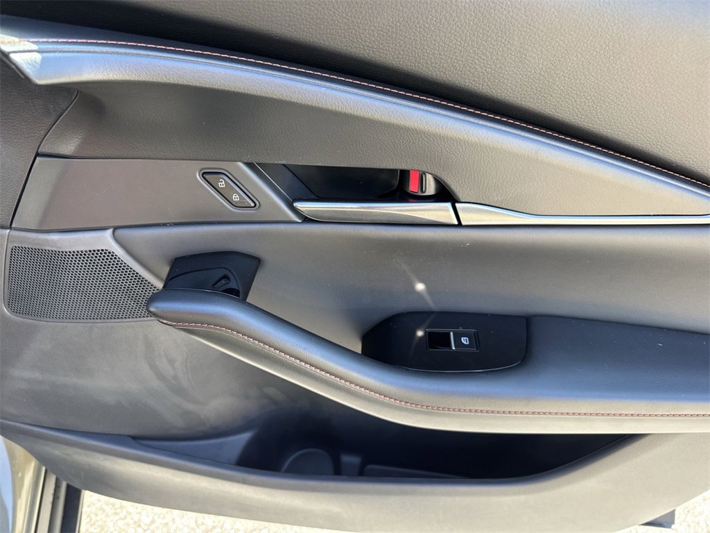 New 2024 MAZDA CX-30 Carbon image 45