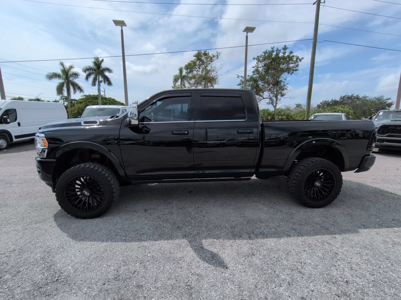 Used 2024 RAM 2500 Limited AWD/4WD image 8