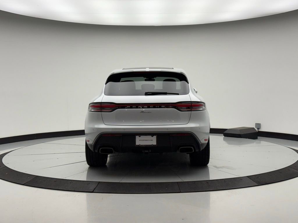 Used 2024 Porsche Macan image 10