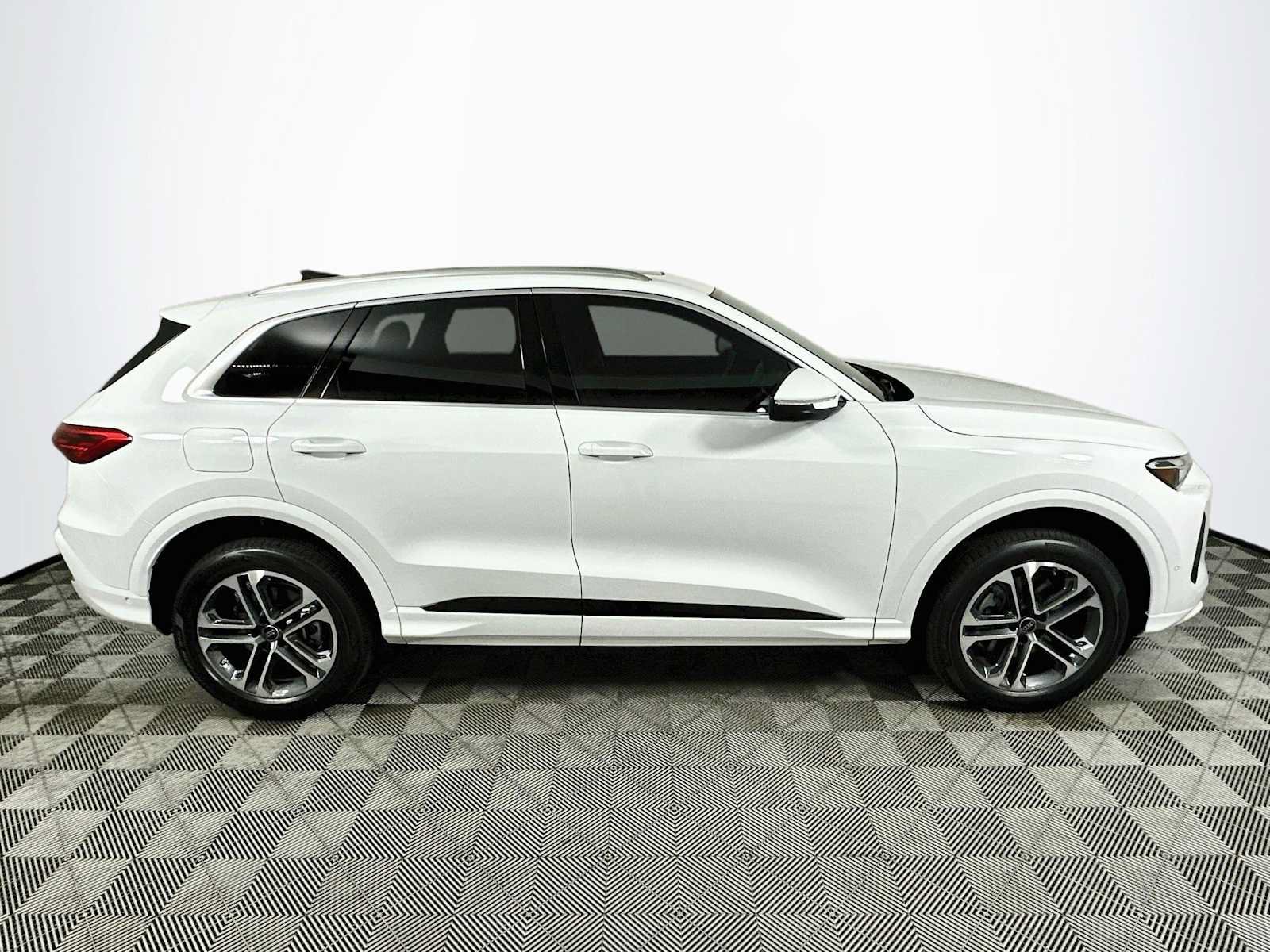 New 2026 Audi Q5 Premium AWD/4WD image 8