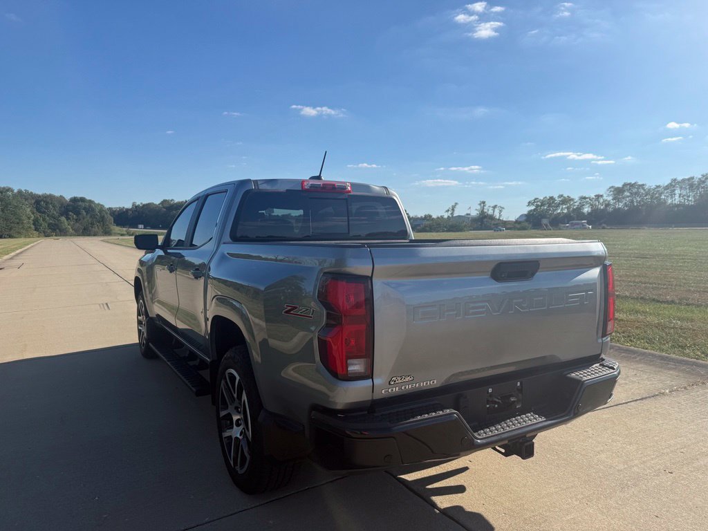 Used 2024 Chevrolet Colorado Z71 w/ Z71 Convenience Package 2 AWD/4WD image 7