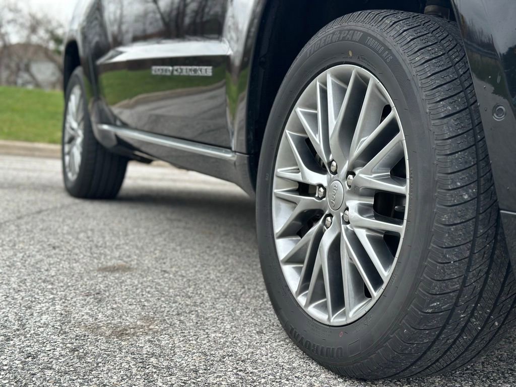 Used 2018 Jeep Grand Cherokee Summit image 9