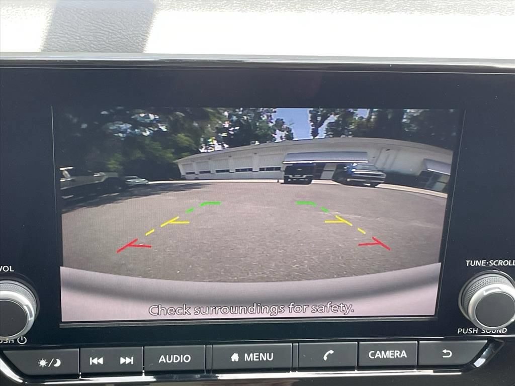 Used 2025 Nissan Pathfinder SV FWD image 19