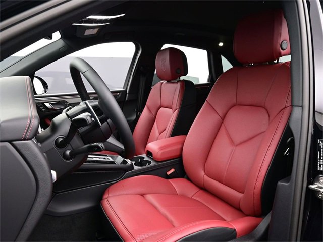 New 2026 Porsche Macan image 5