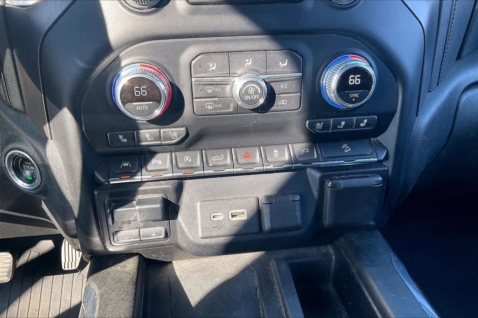 Used 2020 GMC Sierra 1500 AT4 w/ Off-Road Performance Package AWD/4WD image 37
