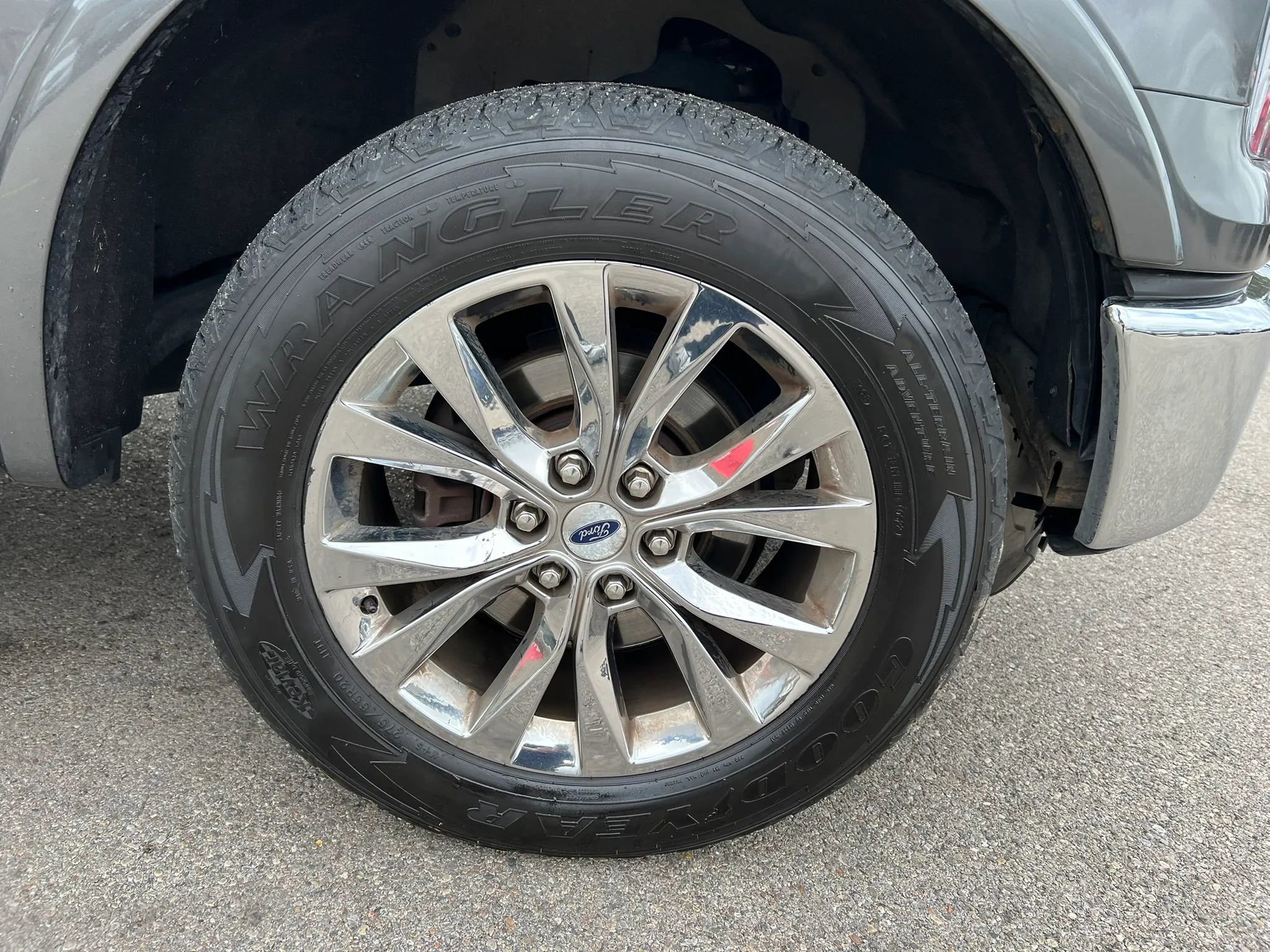 Used 2015 Ford F150 Lariat w/ Equipment Group 502A Luxury image 10