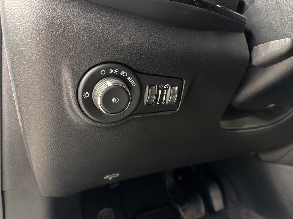 New 2026 Jeep Compass Latitude image 16