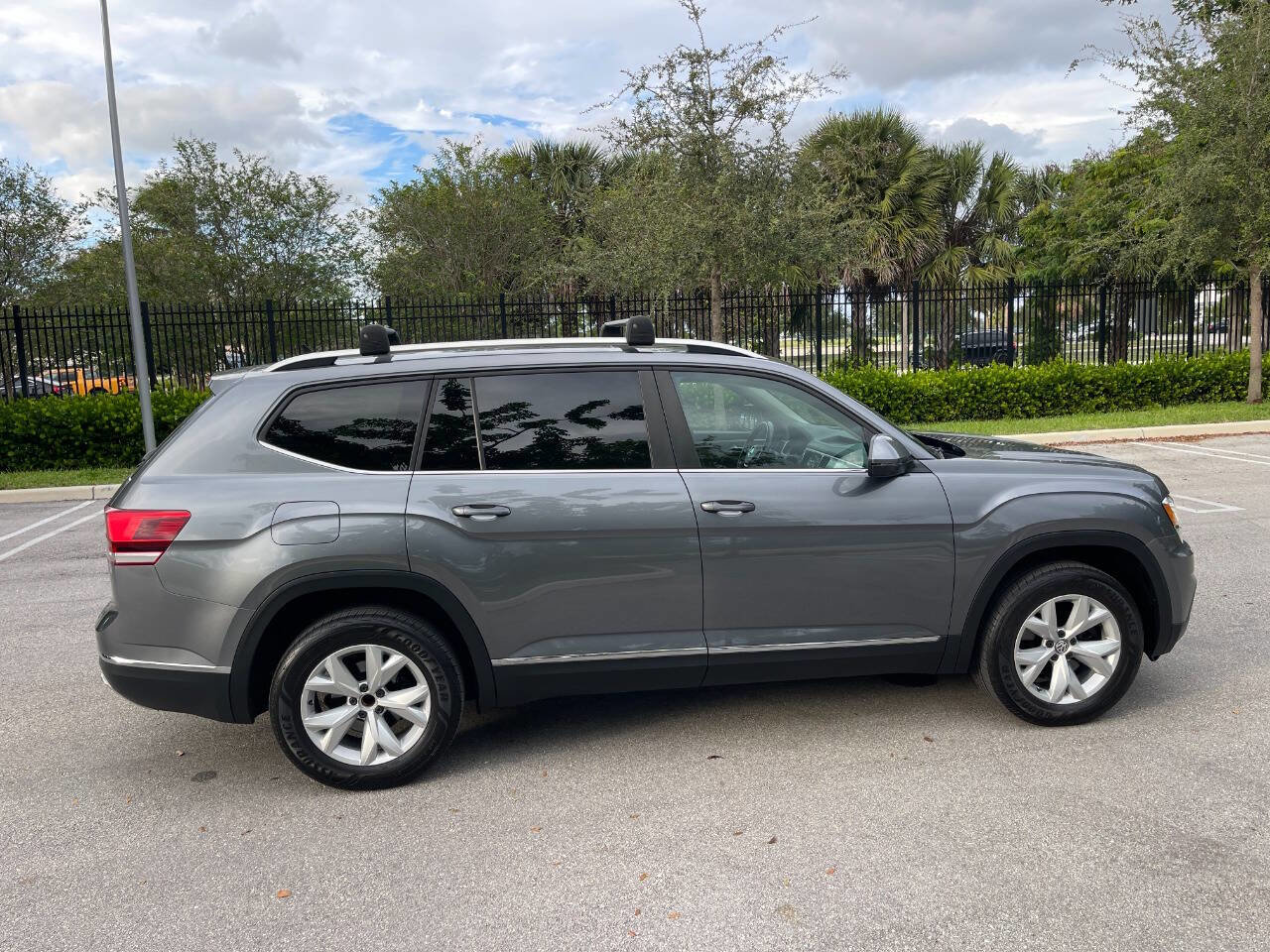 Used 2018 Volkswagen Atlas SEL image 4