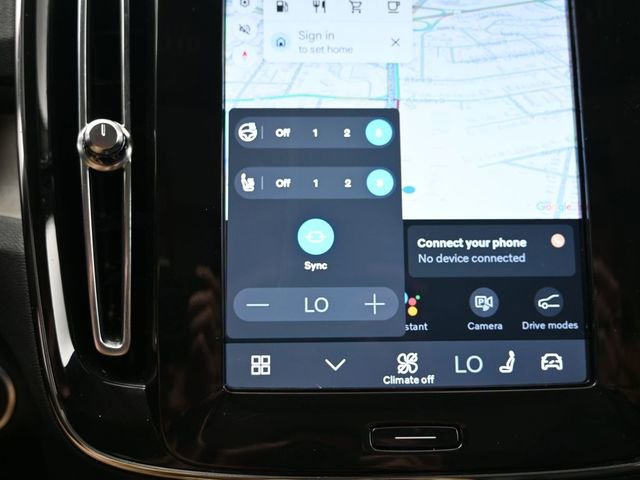 Used 2023 Volvo XC40 B4 Plus w/ Driver Assist Package image 21