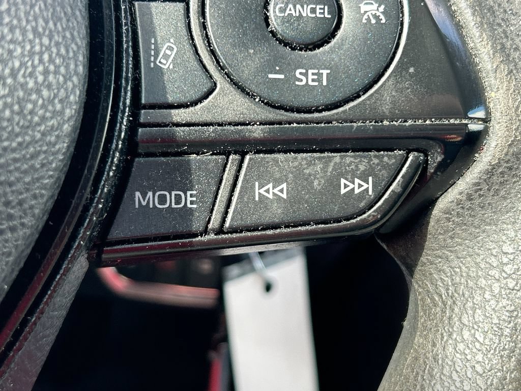 Used 2019 Toyota RAV4 LE FWD image 16