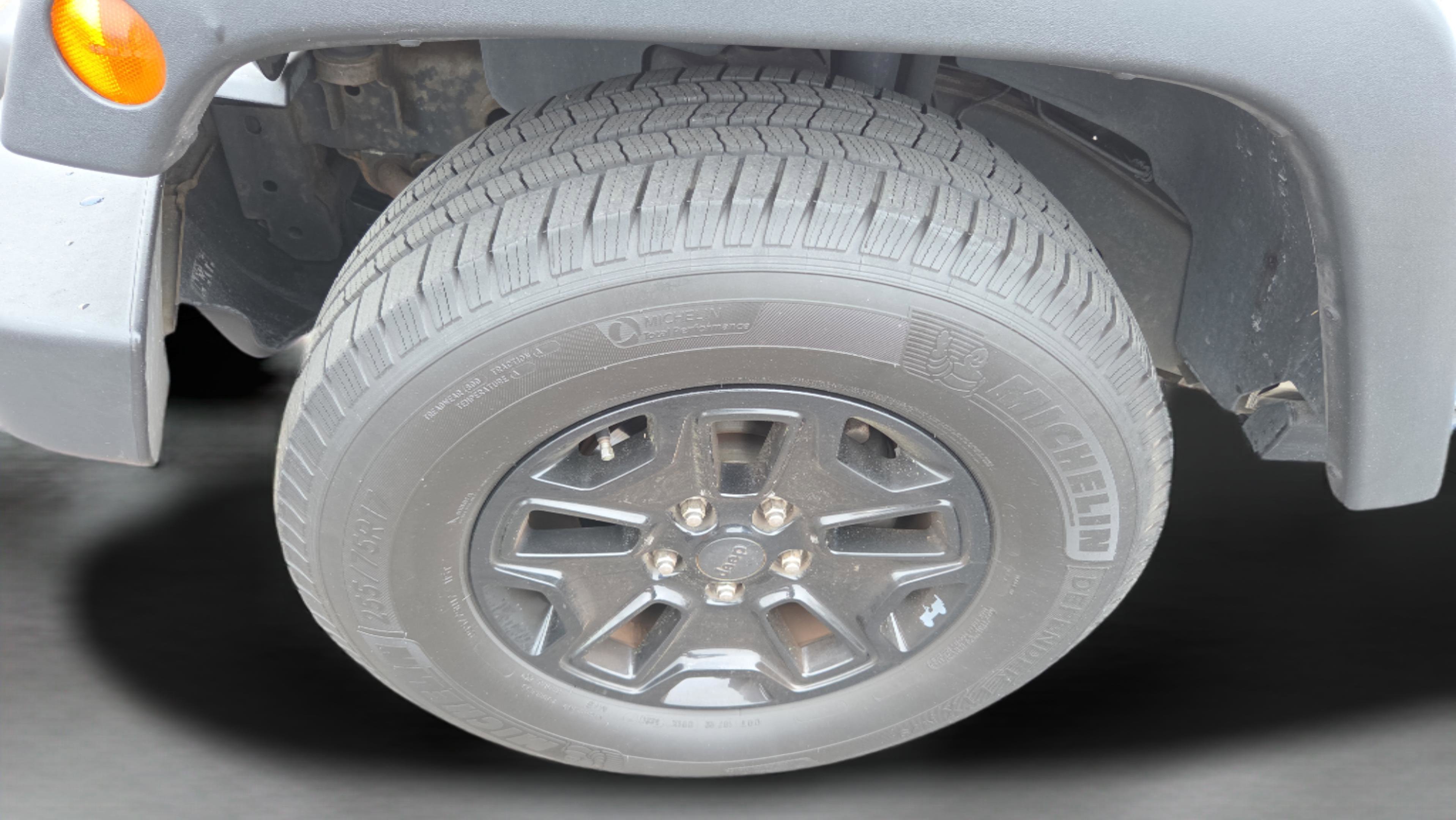 Used 2015 Jeep Wrangler Unlimited Sport image 27