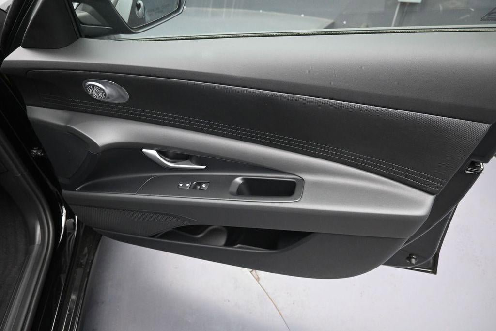 New 2026 Hyundai Elantra SE FWD image 31