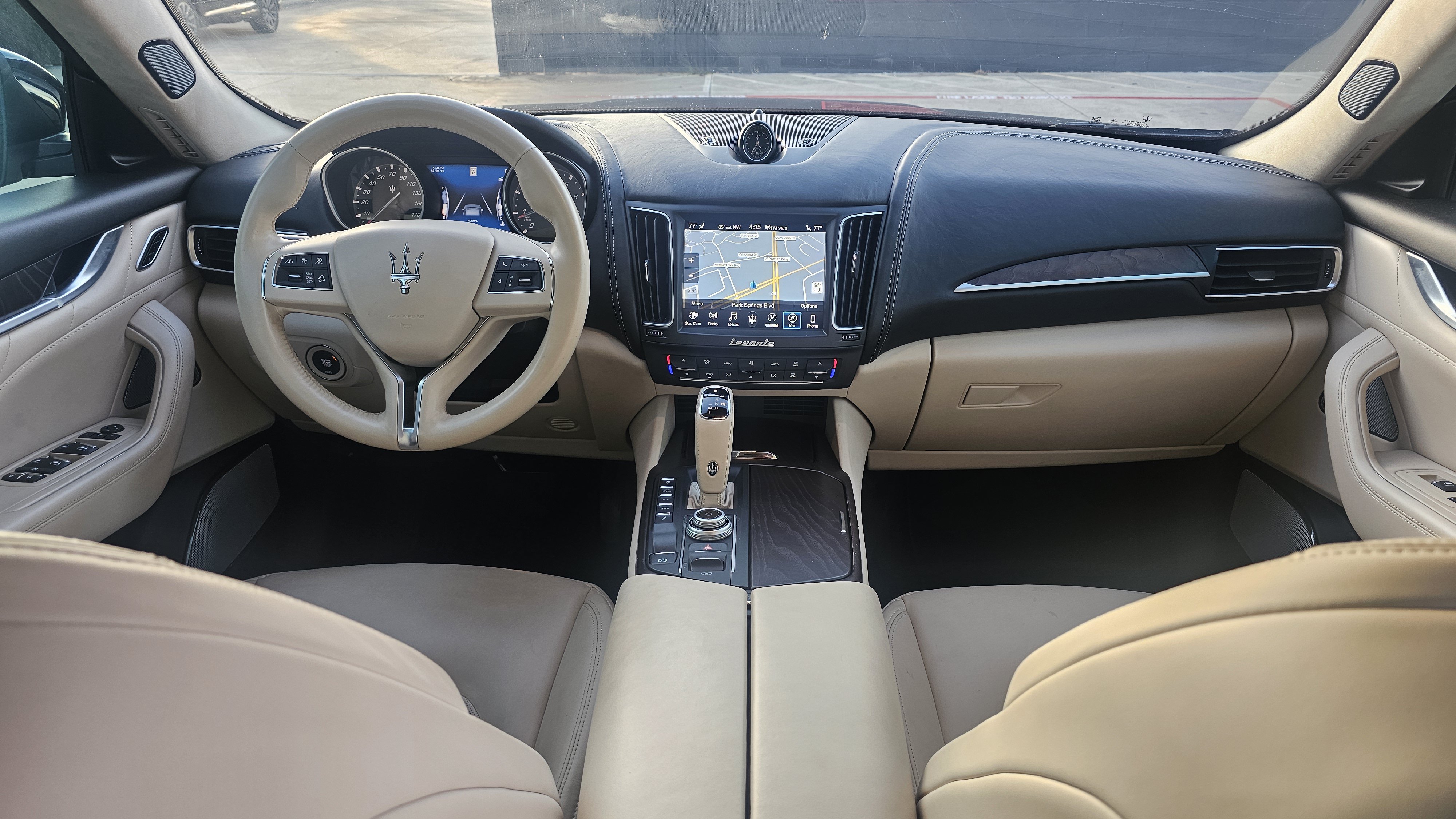 Used 2019 Maserati Levante GranLusso AWD/4WD image 40
