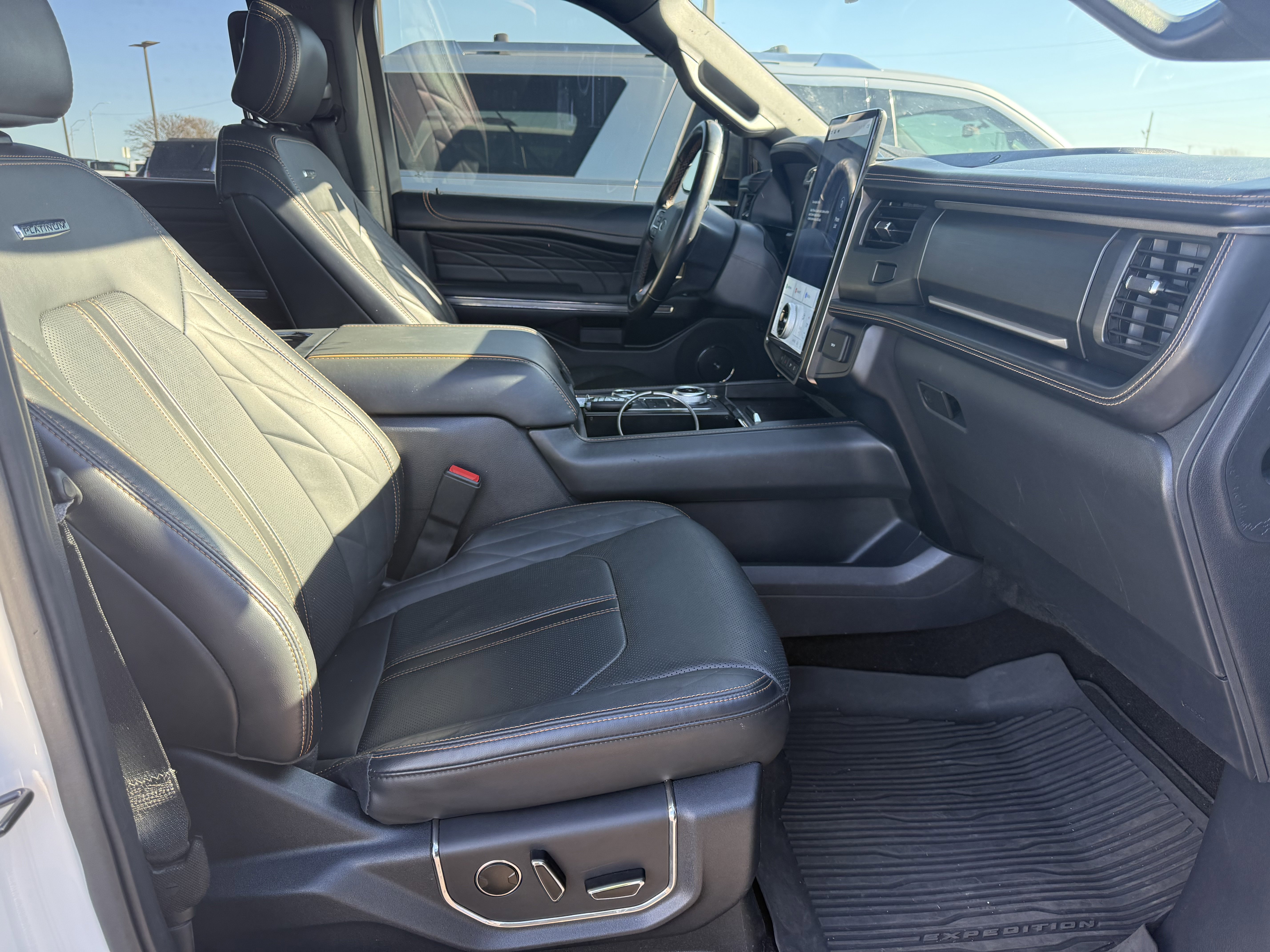 Used 2022 Ford Expedition Platinum image 10
