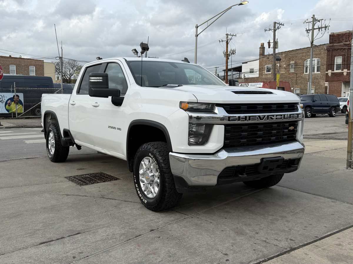 Used 2021 Chevrolet Silverado 2500 LT w/ Fleet Comfort Package AWD/4WD image 3