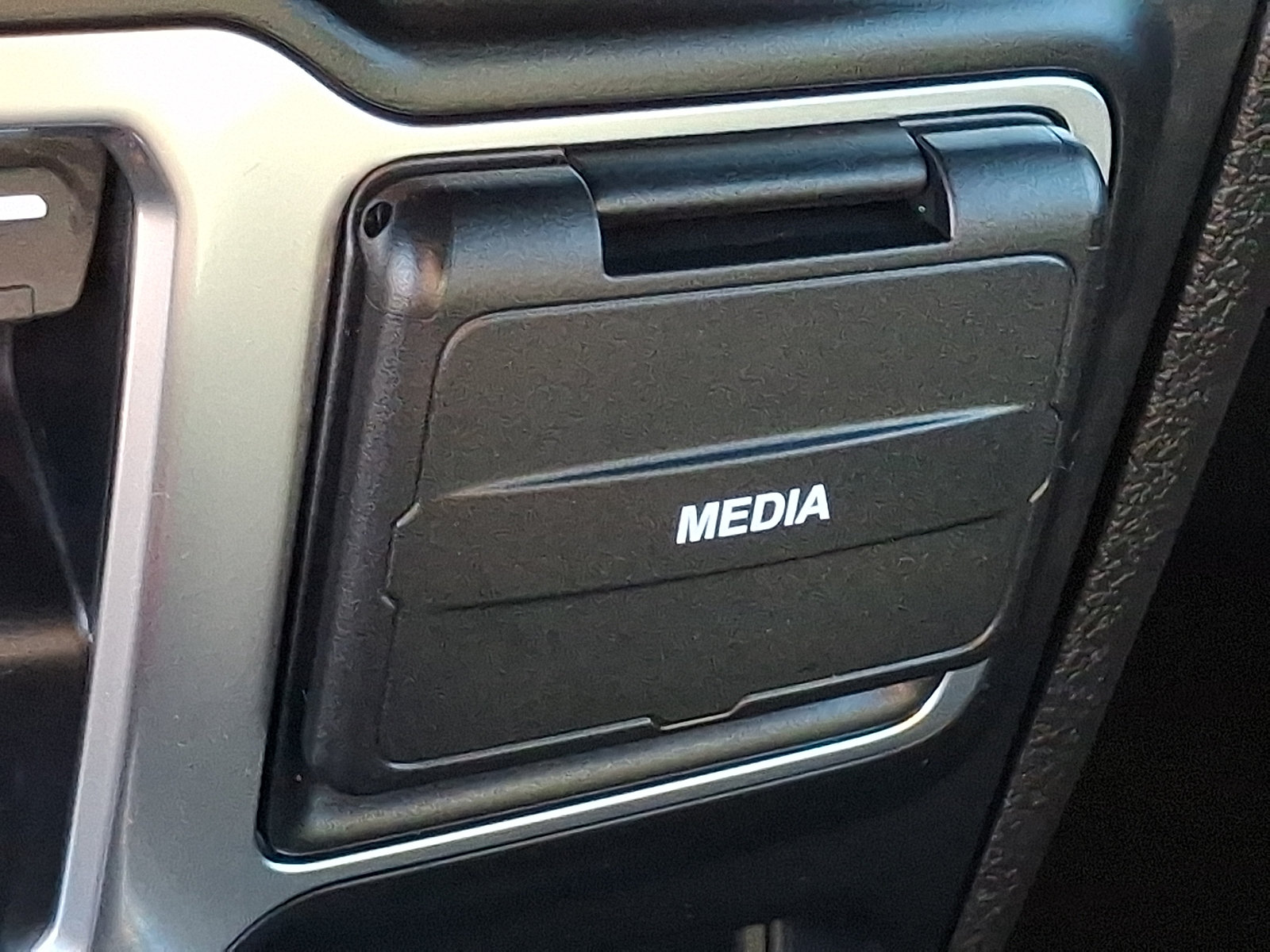 Used 2025 Jeep Wrangler Sport AWD/4WD image 25