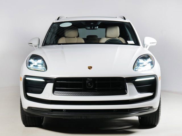 Certified 2026 Porsche Macan AWD/4WD image 6