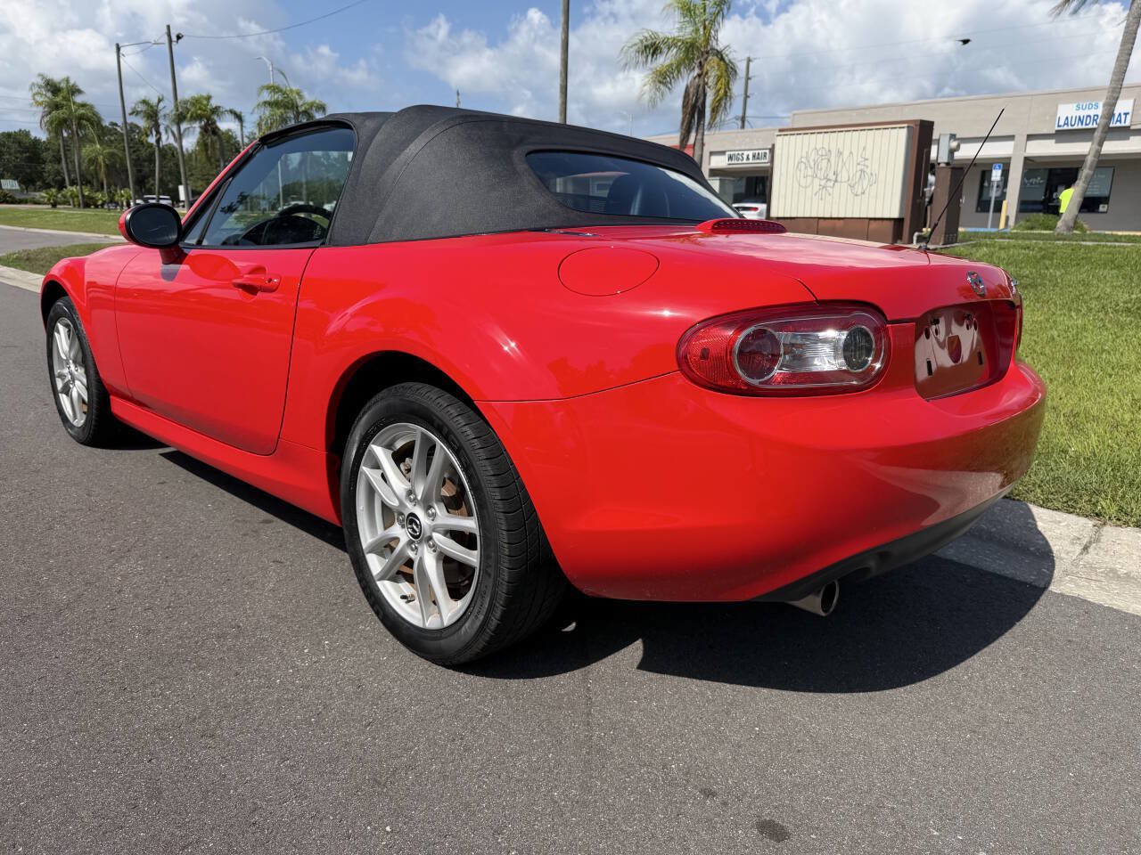 Used 2013 MAZDA MX-5 Miata Sport RWD image 4