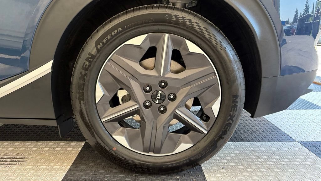 Used 2025 Kia EV6 Light AWD/4WD image 13