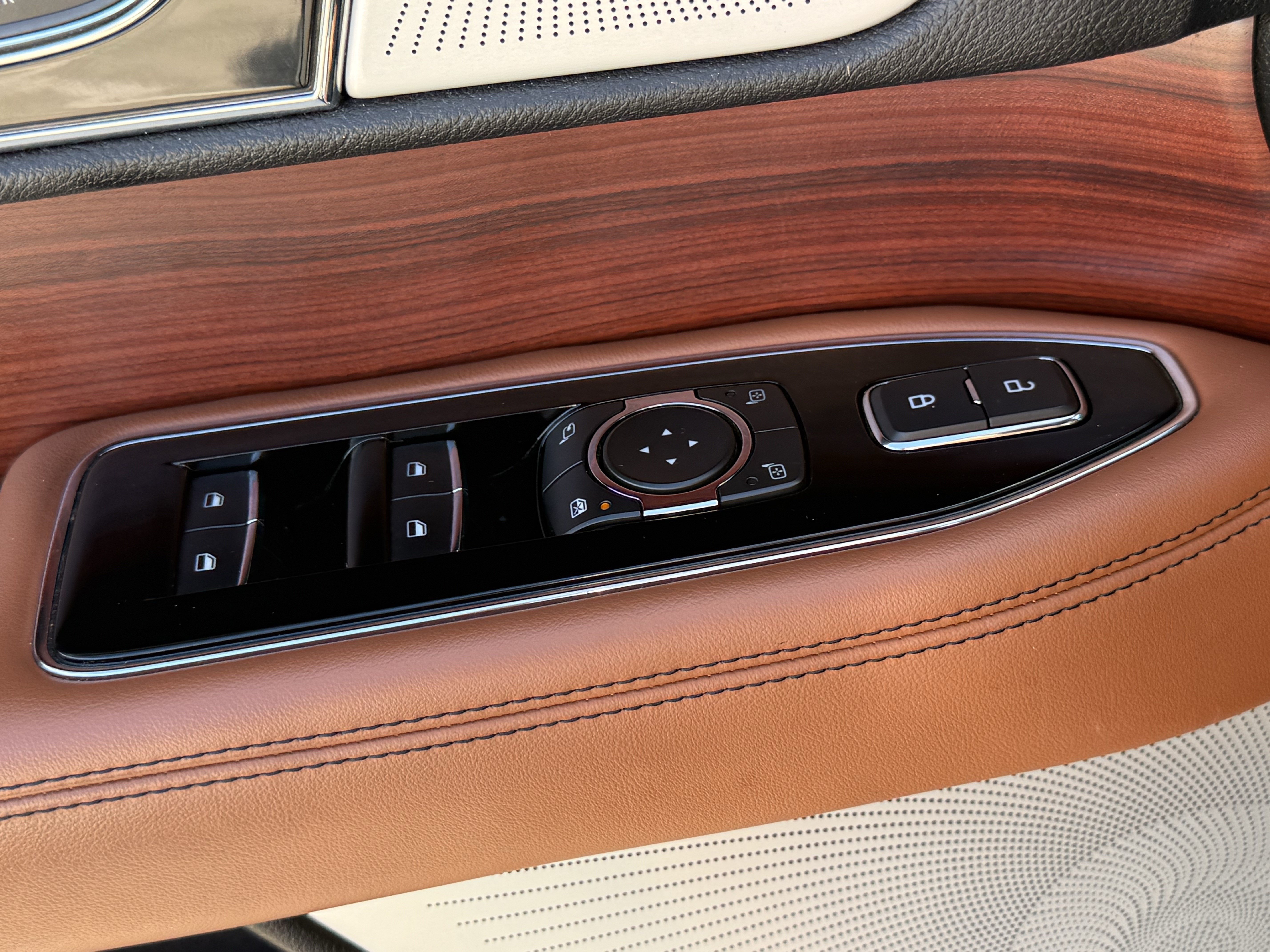 Used 2021 Lincoln Navigator Reserve w/ Luxury Package RWD image 27