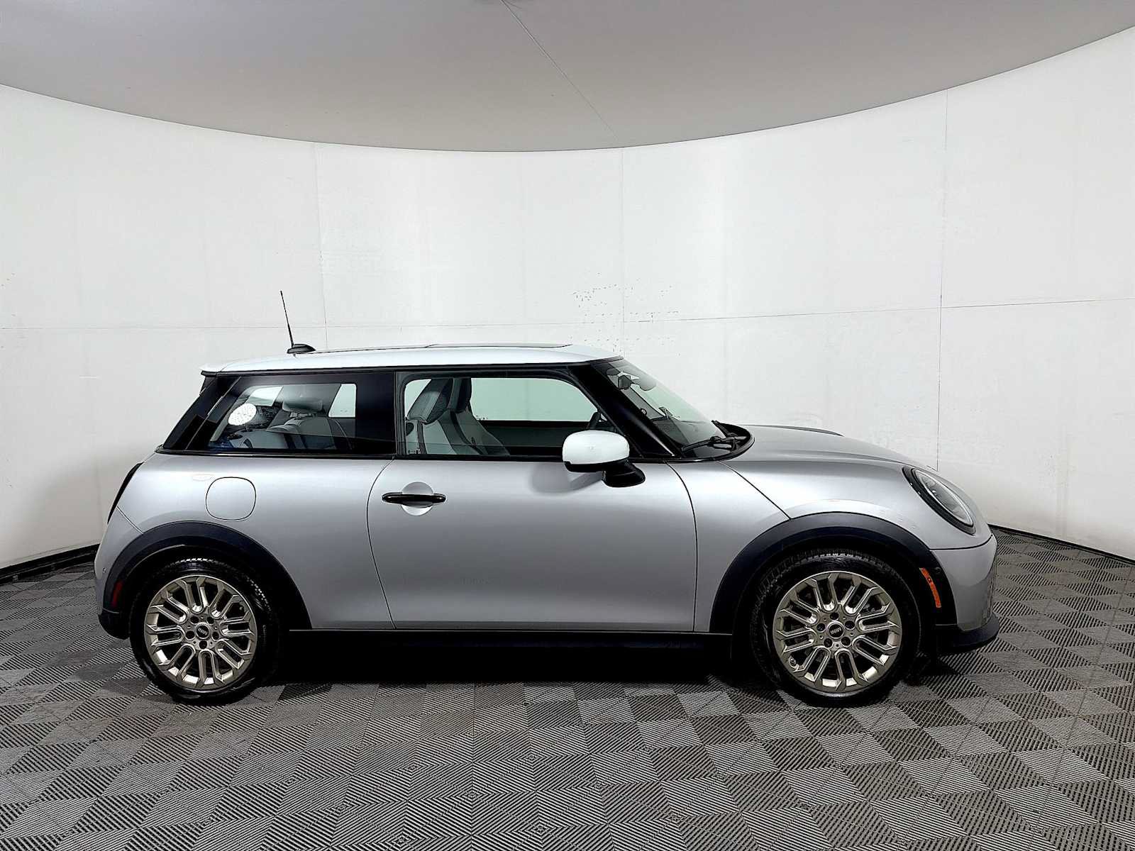 Used 2025 MINI Cooper S FWD image 7