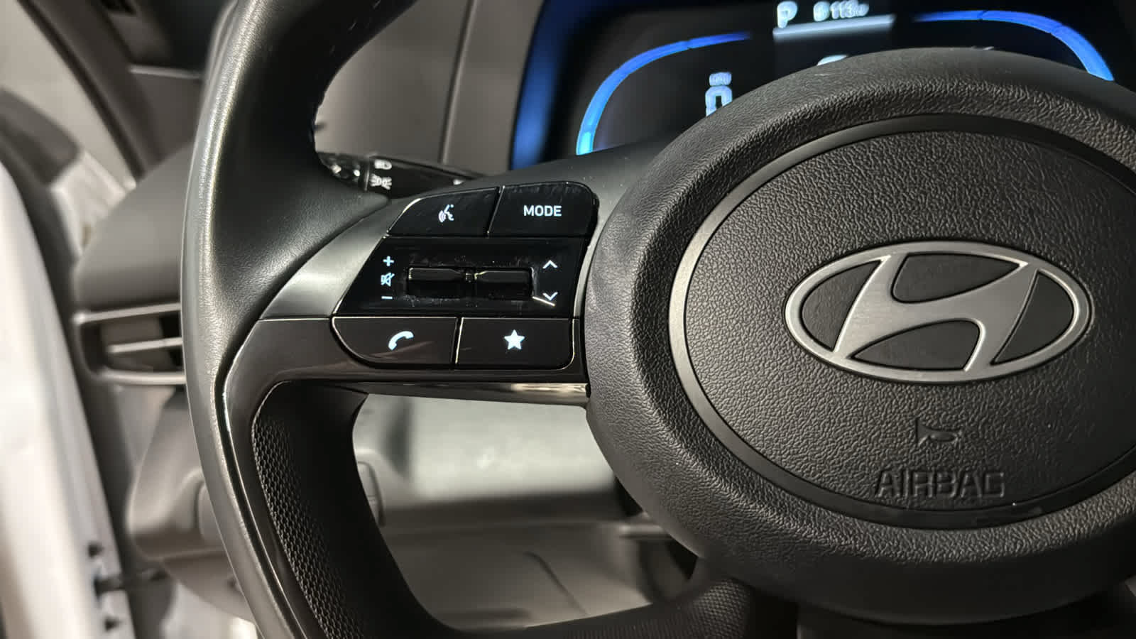 Used 2025 Hyundai Elantra Sport FWD image 12