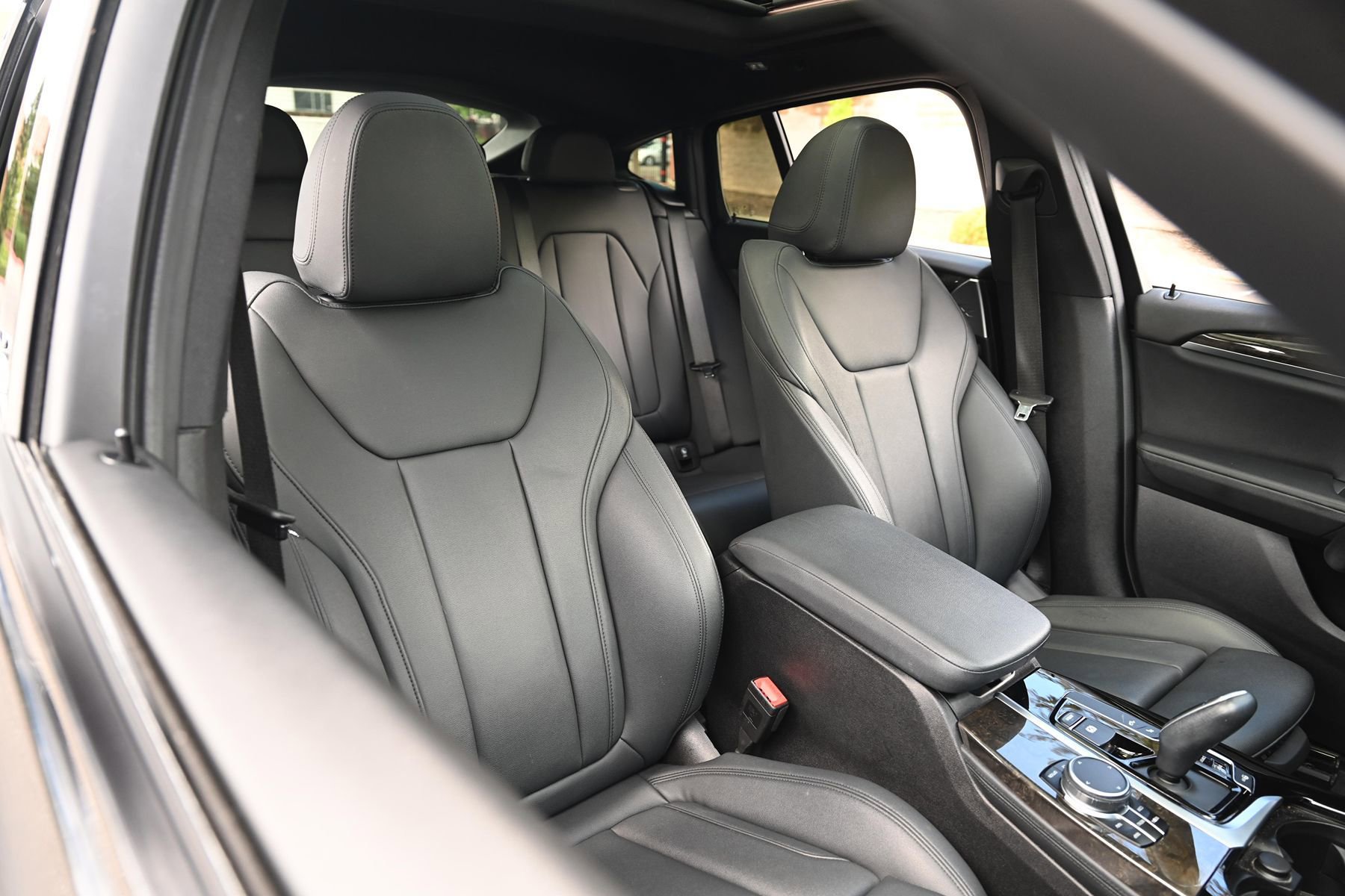 Used 2019 BMW X4 xDrive30i w/ M Sport Package 2 AWD/4WD image 19